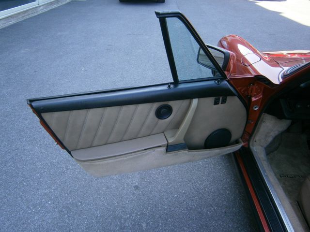 Fahrzeugabbildung Porsche 911 3.2 Carrera Targa