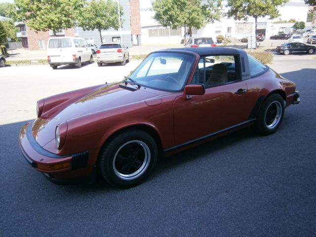 Fahrzeugabbildung Porsche 911 3.2 Carrera Targa