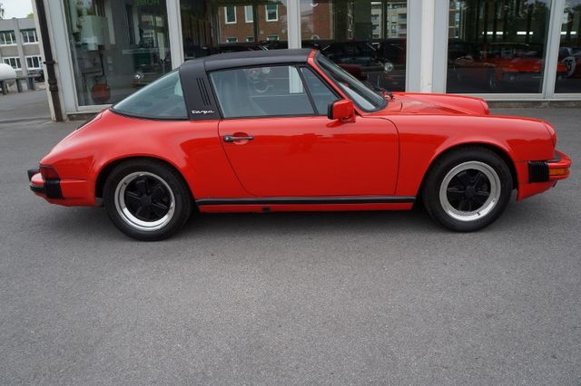 Fahrzeugabbildung Porsche 911 3.2 Carrera Targa